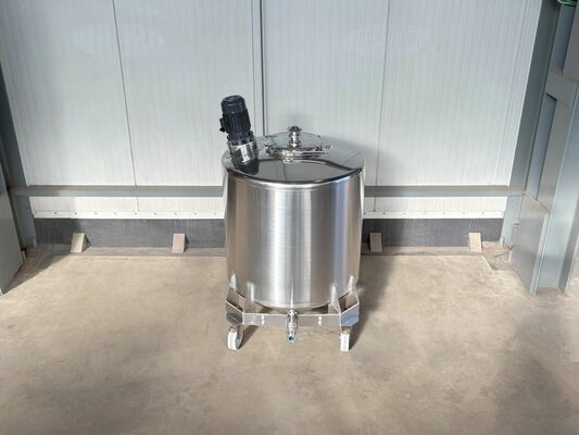 1 x Second hand new 1000L stainless-steel AISI304L vertical mixing tank.