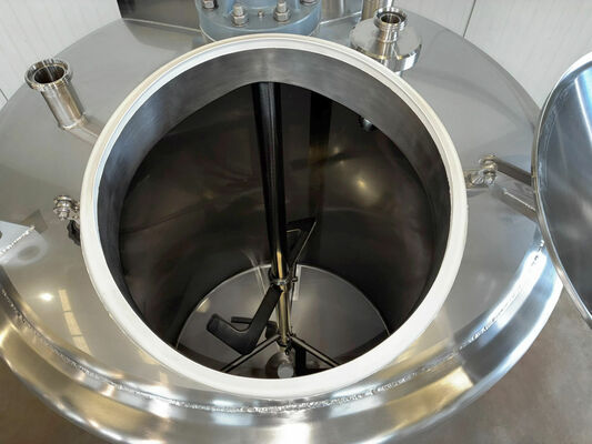 1 x New 1,500 L insulated vertical stainless steel mixing tank in AISI 316L