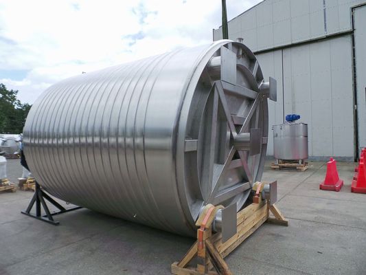 25.500L AISI304L mixing tank; slow speed chocolat agitator; heat exchanger
