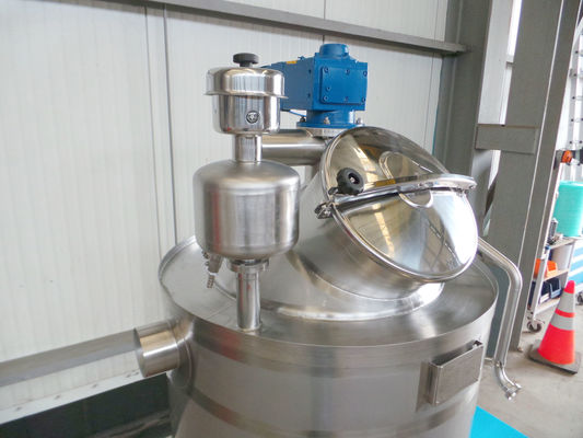 1 x 1.5m³ cuve d'ébullition; isolée avec paroi pour evacuation gaz; bain-marie