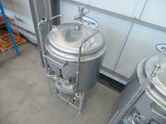 2 x 1.390L stainless-steel AISI304 CCT beer fermentation tanks with a working pressure of 3 bar