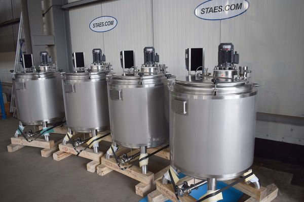 OR180300 - 4 x 300L AISI316; Mischbehälter; Isoliert; Wärmetauscher