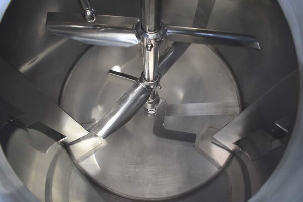 3 x neue vertikale 1000-l-Edelstahltanks aus AISI316L