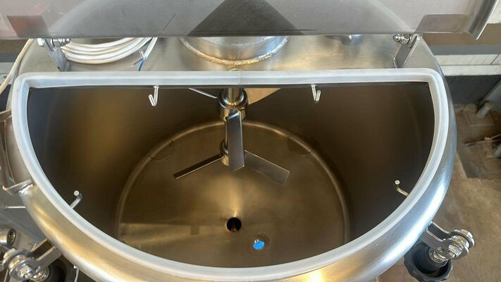 4 x Nieuwe roestvrijstalen verticale mengtanks van 150L  in AISI316L