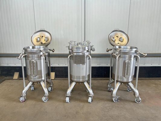 3 x neue vertikale Druckbehälter aus Edelstahl mit einem Fassungsvermögen von 75 L aus AISI316L