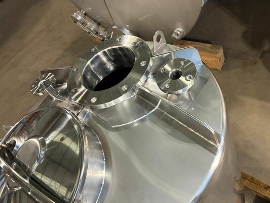 1 x Nieuwe roestvrijstalen verticale mengtank van 780L in AISI316L