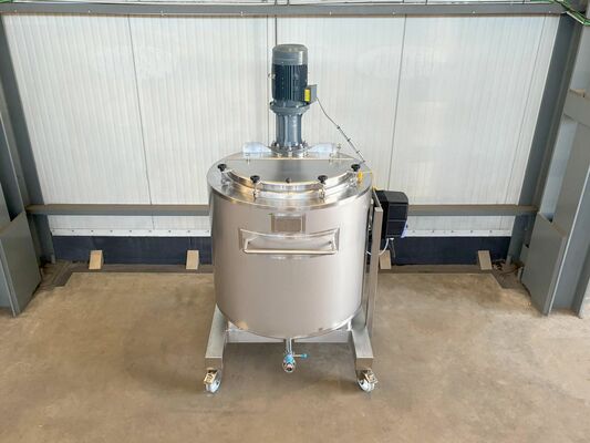 1 x New 750L stainless-steel AISI316L vertical mixing tank.