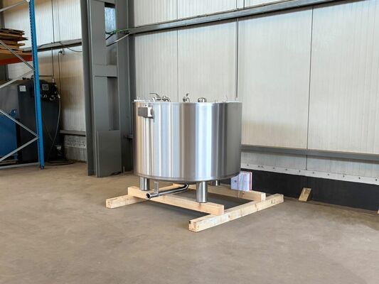 1 x Nouvelle cuve de stockage verticale en acier inoxydable AISI304L de 1.000L