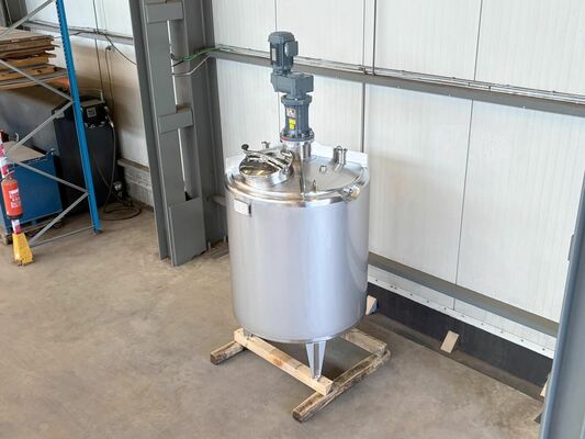1 x cuve de mélange neuve verticale de 1.330L en acier inoxydable AISI316L.