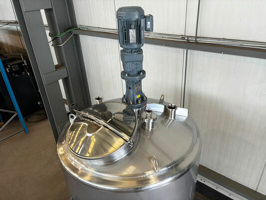 1 x New 1,500 L insulated vertical stainless steel mixing tank in AISI 316L