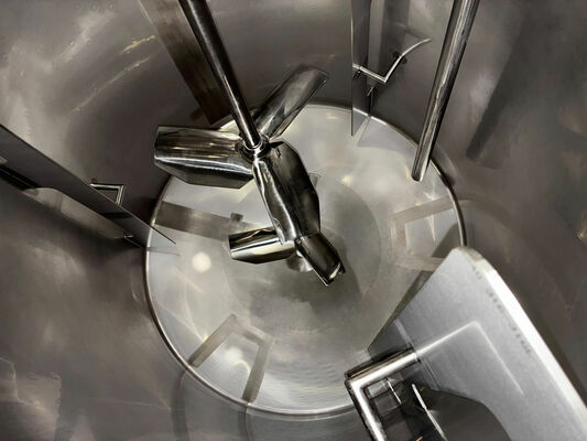 1 x New 2,000 L vertical stainless-steel AISI 316L mixing tank