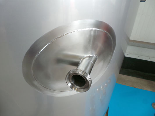 1 x 1.5m³ bier kookketel; brouwketel; geisoleerd met schouw voor gasdampen