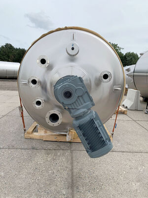 1 x New 10,000 L vertical stainless steel AISI316L mixing tank.
