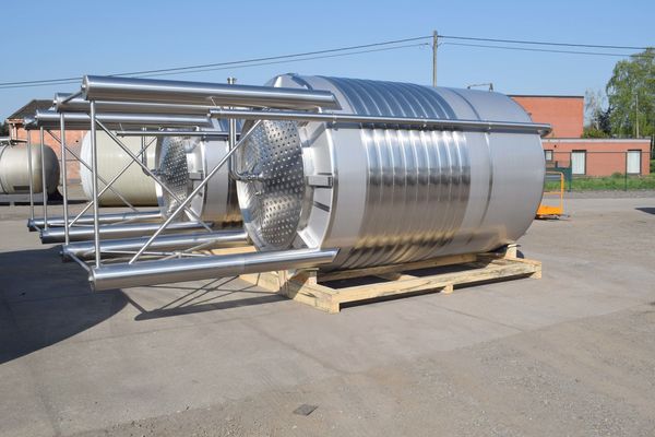 2 x 15.300L AISI304L cuve de mélange en acier inoxydable avec echangeur de chaleur