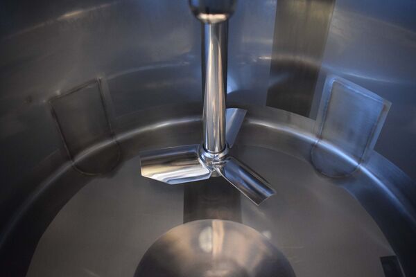 1 x New 250L Stainless-Steel  AISI316L Vertical Mixing Tank.