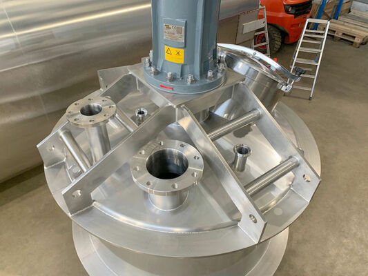 1 x New 1.750L stainless-steel AISI316L vertical mixing tank.