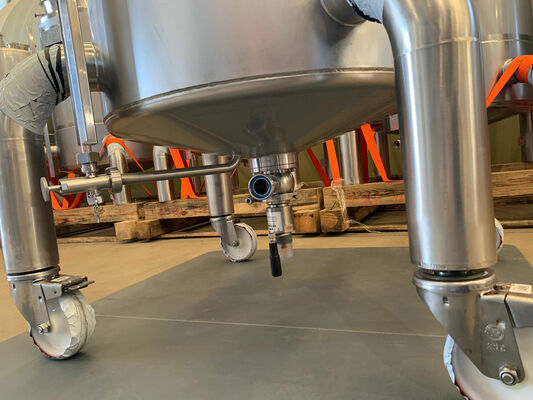 15 x cuves neuves de mélange verticale 500L en acier inoxydable AISI316L.