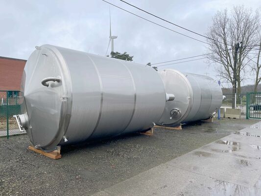 4 x Nieuwe roestvrijstalen verticale opslagtanks van 44.000L in AISI316L