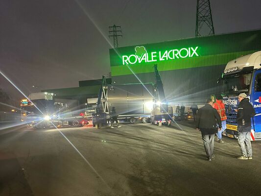 4 x Nieuwe roestvrijstalen verticale opslagtanks van 44.000L in AISI316L