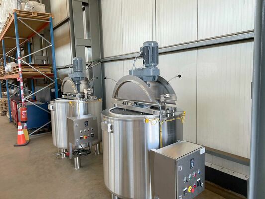 2 x New 750L stainless-steel AISI316L vertical mixing tanks.