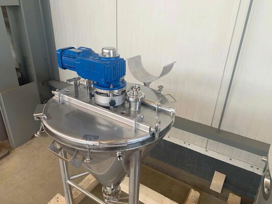 1 x New 500L stainless-steel AISI304L vertical mixing tank. 1 x New 60L stainless-steel AISI304L vertical mixing tank.