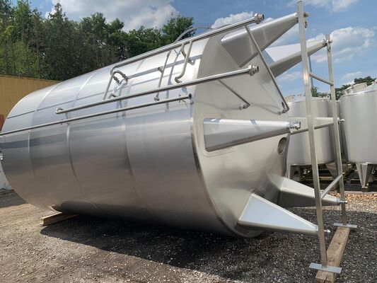 3 x vertikale gebrauchte Mischbehälter à 31.000 L aus Edelstahl AISI 304L