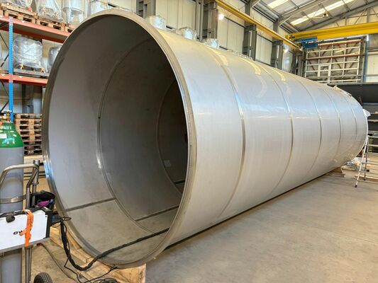 1 x stainless-steel second hand vertical storage tank of 40.000L in stainless-steel AISI 304L