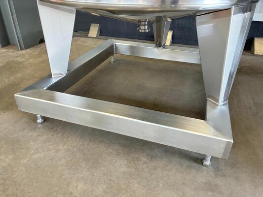 2 x Nieuwe roestvrijstalen verticale mengtanks van 1.500L in AISI316L