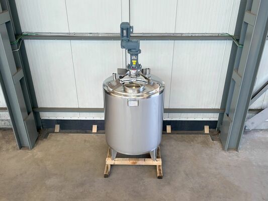 1 x cuve de mélange neuve verticale de 1.330L en acier inoxydable AISI316L.