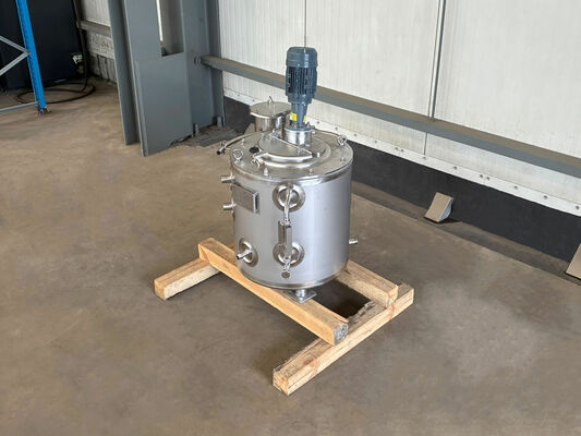 1 x New 45L stainless-steel AISI316L vertical mixing tank.