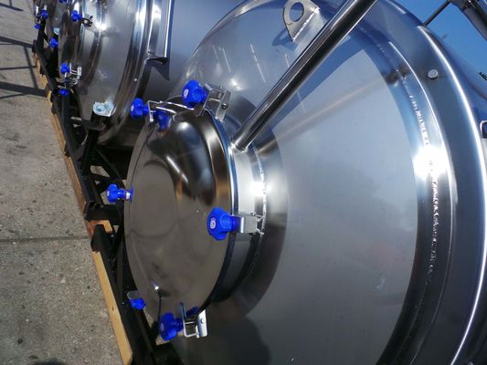 3 x 1.445L AISI304; CCT bier fermentatie tanks; 0.2 bar
