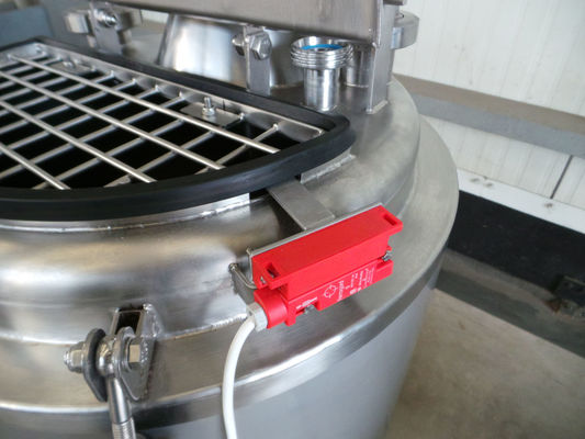 OR160840 - 1 x 100L AISI316; mixing tank; insulated; heat-exchange & 1 x 120L AISI304L mixing tank; gate agitator with scrapers; heat exchanger; insulation