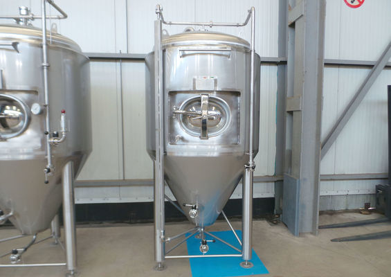 2 x 1.390L stainless-steel AISI304 CCT beer fermentation tanks with a working pressure of 3 bar