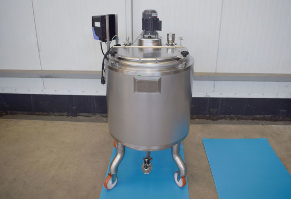 OR180300 - 4 x 300L AISI316; Mischbehälter; Isoliert; Wärmetauscher
