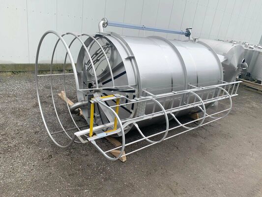 1 x New 15.300L stainless-steel AISI304L vertical mixing tank.