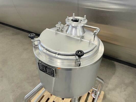 1 x New 150L stainless-steel AISI316L vertical mixing tank.