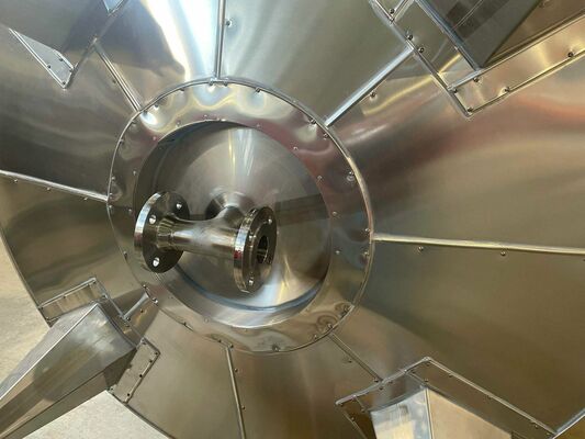 1 x Neuer vertikaler 5.200L Edelstahl AISI304L Lagertanks