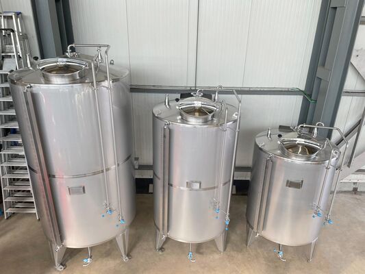 2 x New 5.200L stainless-steel AISI304L vertical mixing tanks. 1 x New 3.200L stainless-steel AISI304L vertical mixing tank. 1 x New 2.000L stainless-steel AISI304L vertical mixing tank.