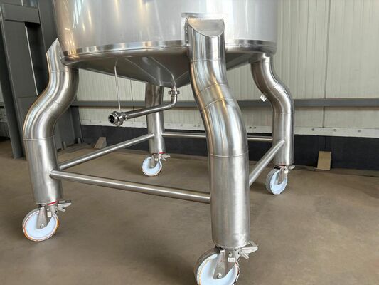 1 x Neuer vertikaler 1.500L Edelstahl AISI316L Lagertank.