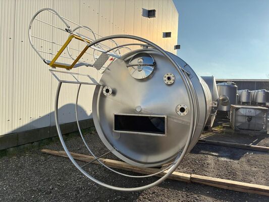 1 x Nouvelle cuve de stockage verticale en acier inoxydable AISI316L de 15.300L