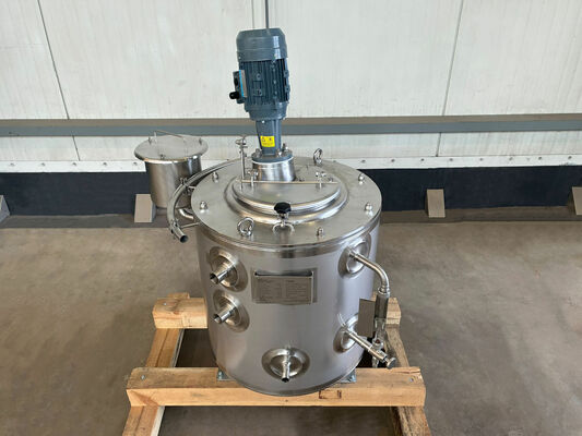 1 x New 45L stainless-steel AISI316L vertical mixing tank.