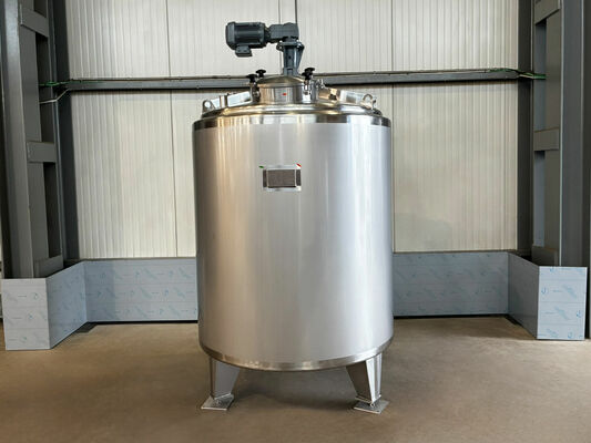 1 x New 2,000 L vertical stainless-steel AISI 316L mixing tank