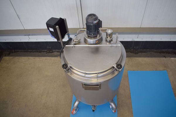 OR180300 - 4 x 300L AISI316; Mischbehälter; Isoliert; Wärmetauscher