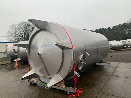 1 x New 26.000L stainless-steel AISI316L vertical storage tank.
