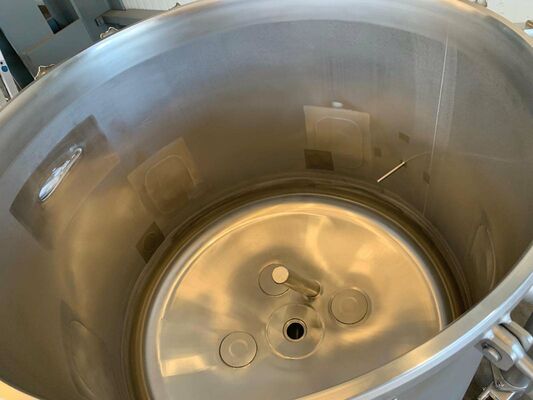 1 x verticale roestvrijstalen occasie opslagtank van 650L in RVS AISI 316L