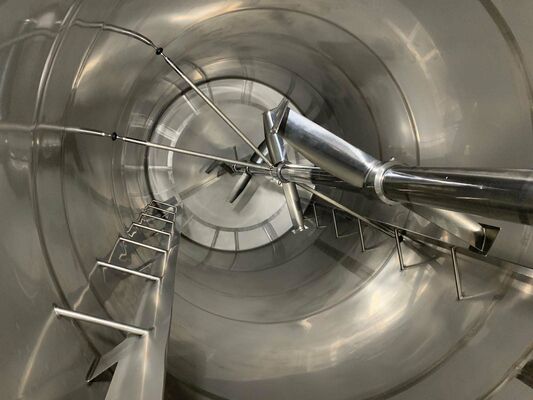 1 x Nieuwe roestvrijstalen verticale mengtank van 26.000L in AISI316L