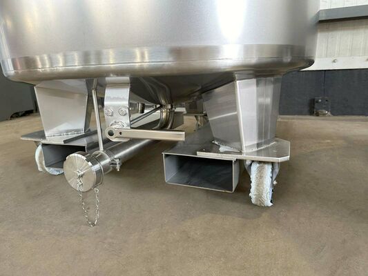 2 x Brand new 400L stainless-steel AISI316L vertical storage tanks.