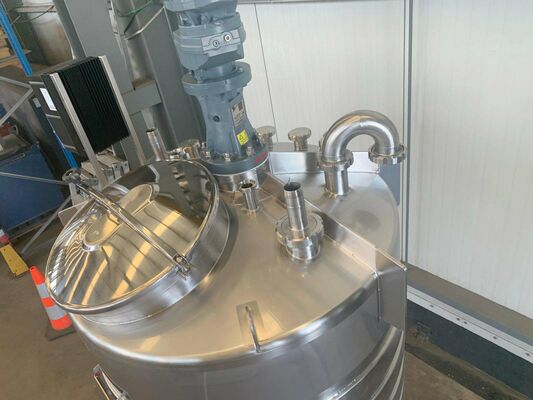 2 x Brand new 1.500L stainless-steel AISI316L vertical mixing tanks.