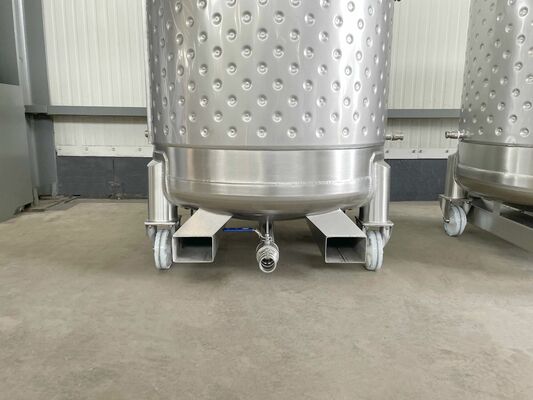 2 x Neue 790-l-Edelstahl-Vertikaldrucktanks aus AISI304L