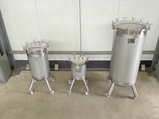 1 x Neue 50-l-Edelstahl-Vertikaldrucktanks aus AISI316L 1 x Neue 150-l-Edelstahl-Vertikaldrucktanks aus AISI316L 1 x Neue 500-l-Edelstahl-Vertikaldrucktanks aus AISI316L